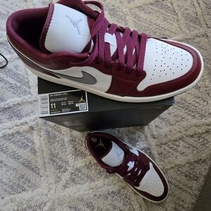 Nike Air Jordan 1 Low - Maroon and White